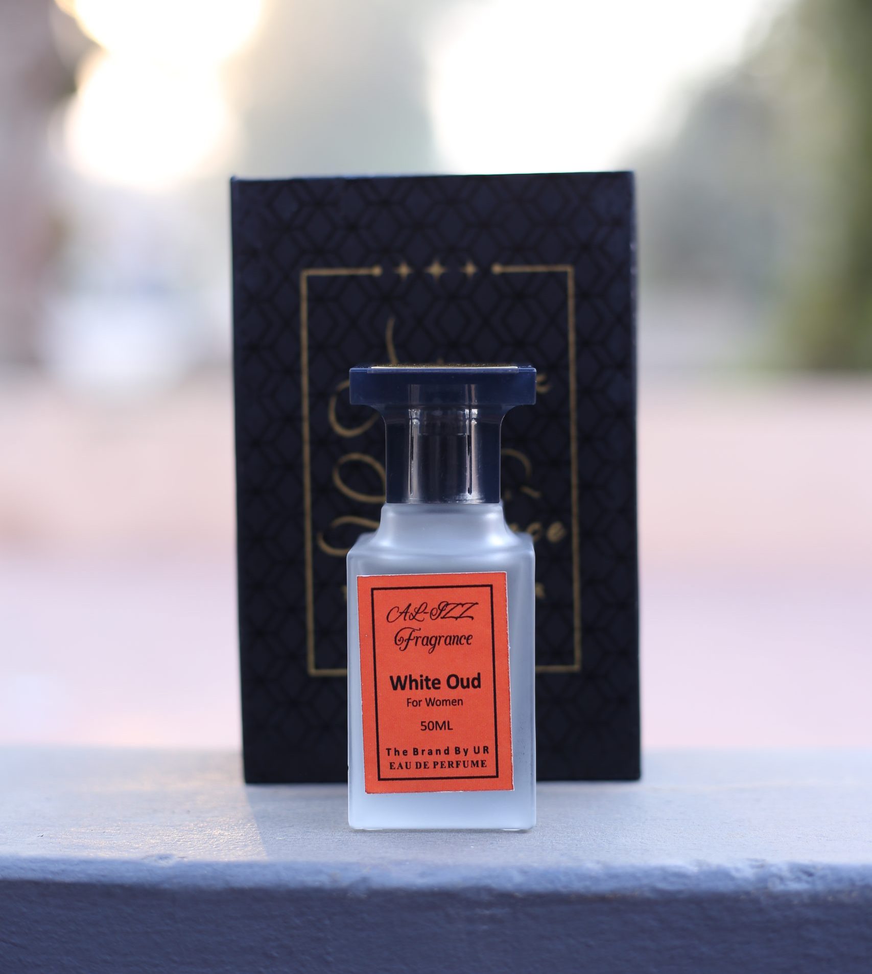 Pakpattan Chowk is one of the central places where customers can visit and shop around to have access to various perfumes.